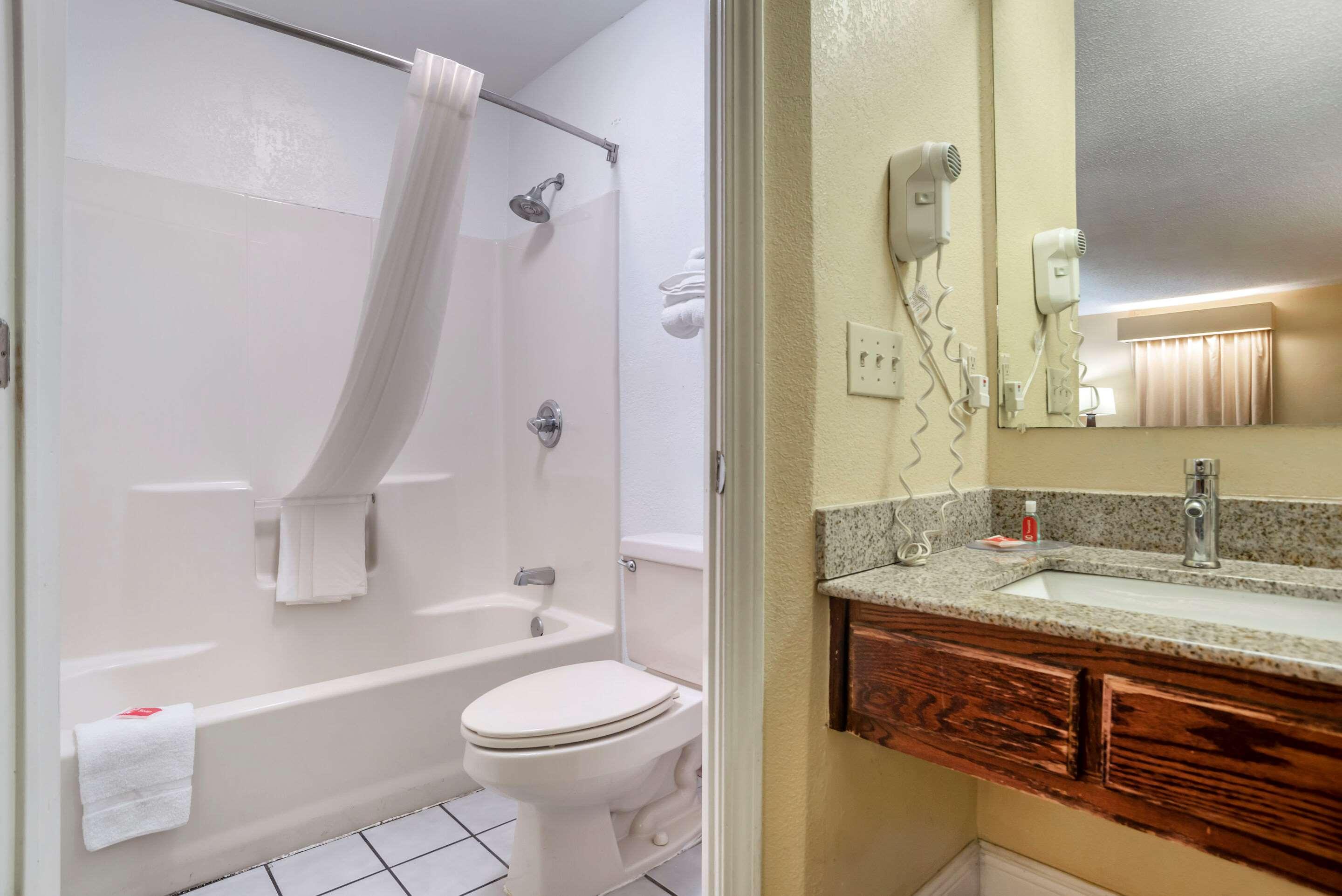 Econo Lodge Тупело Екстер'єр фото