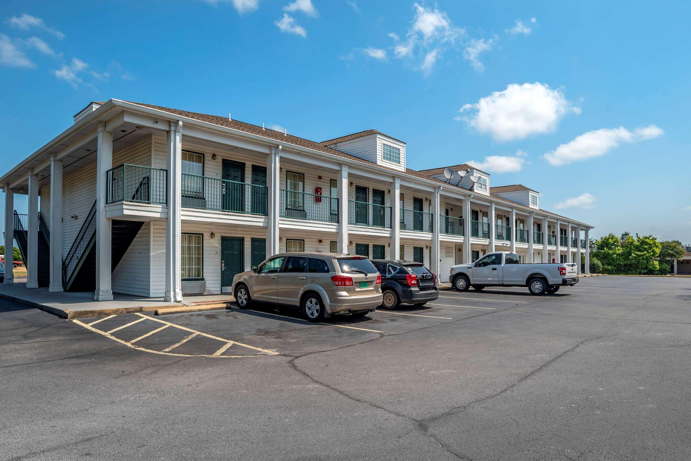 Econo Lodge Тупело Екстер'єр фото