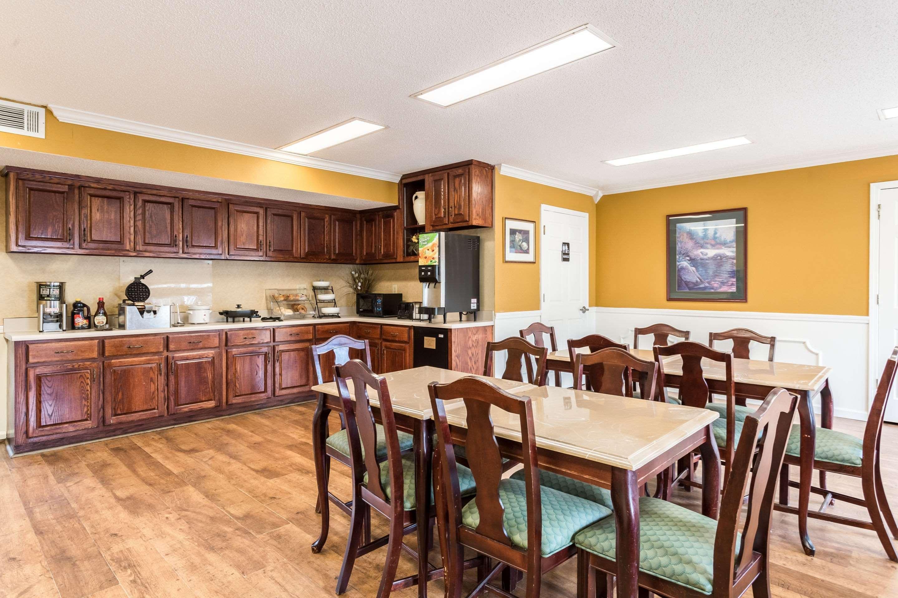 Econo Lodge Тупело Екстер'єр фото