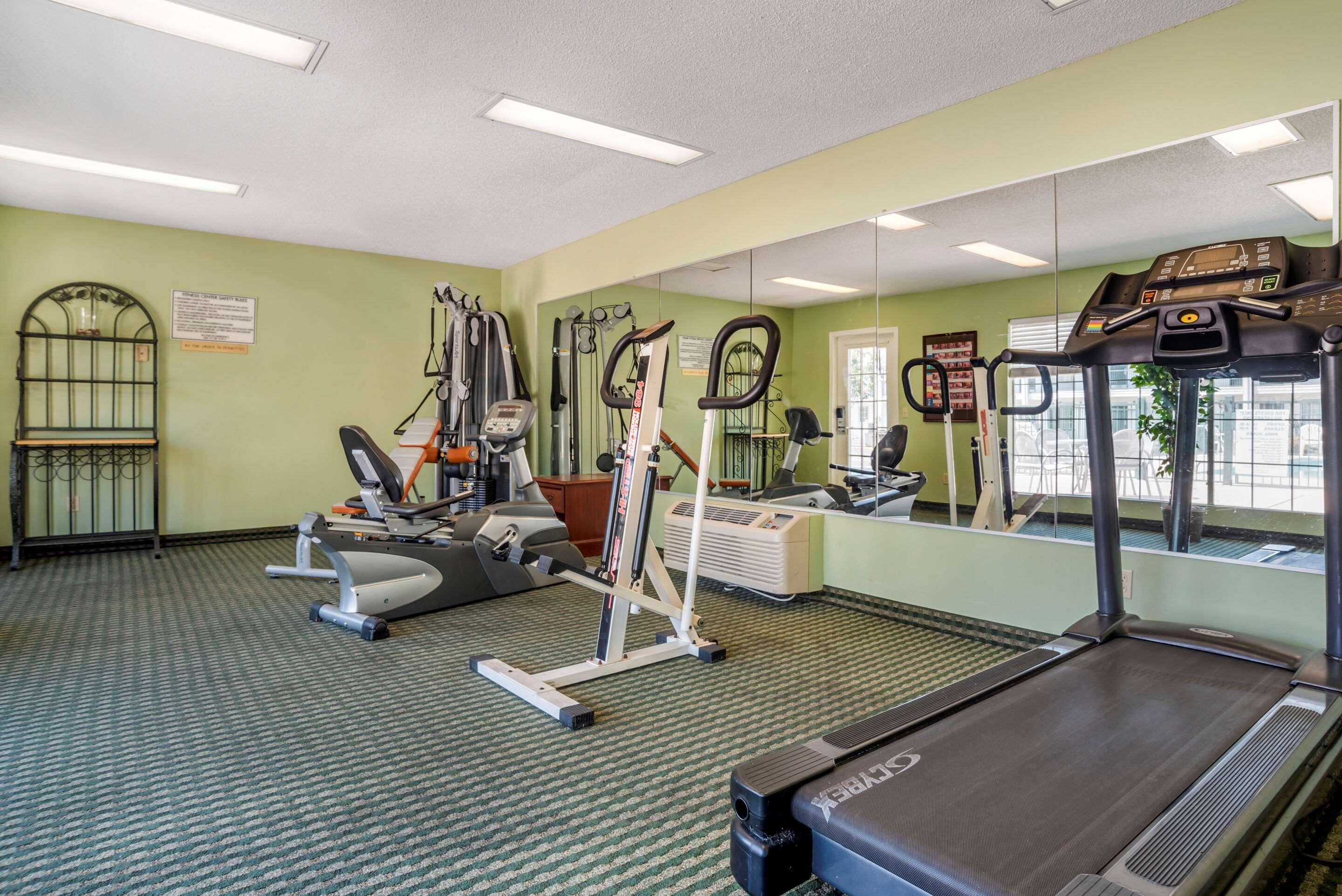 Econo Lodge Тупело Екстер'єр фото