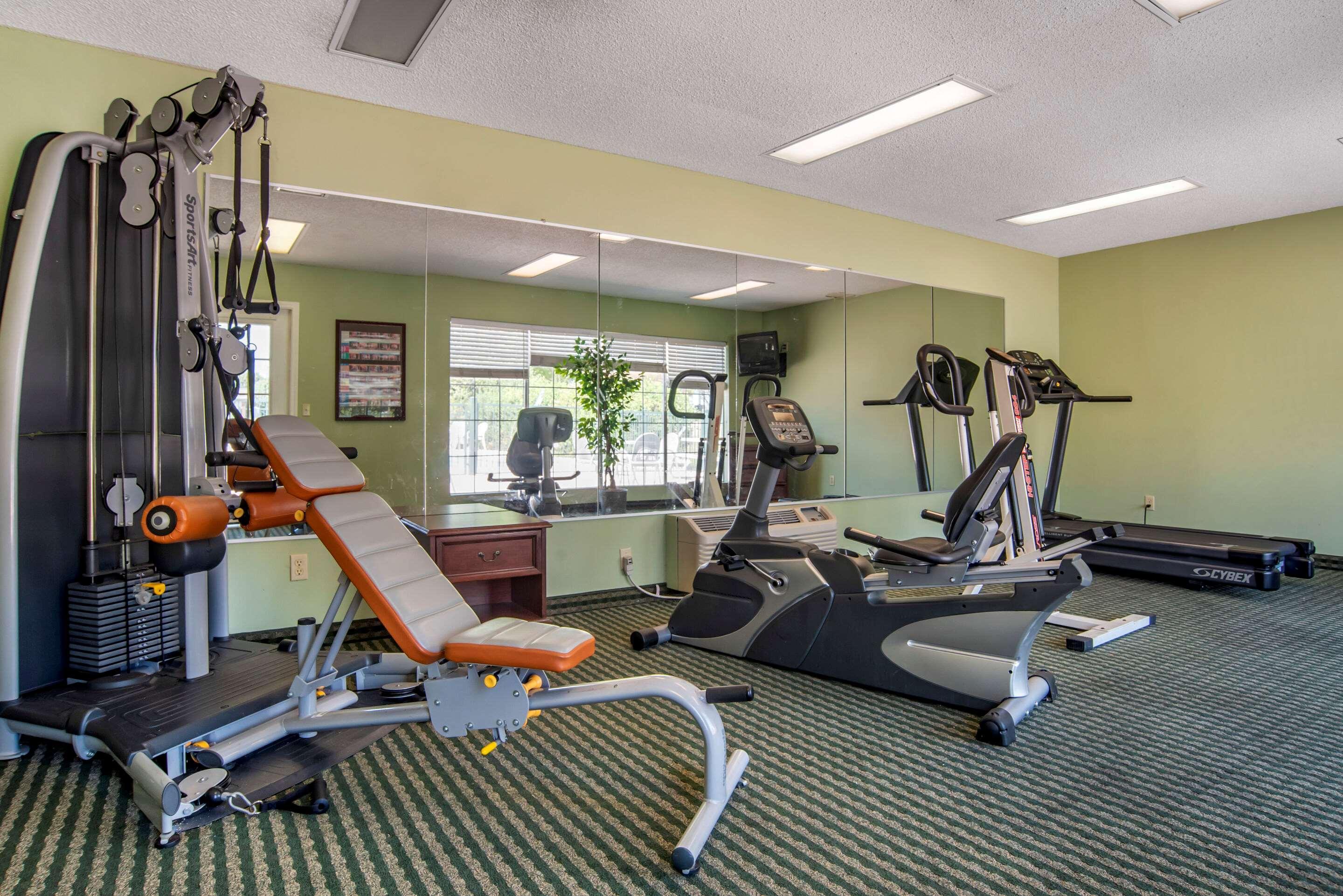 Econo Lodge Тупело Екстер'єр фото