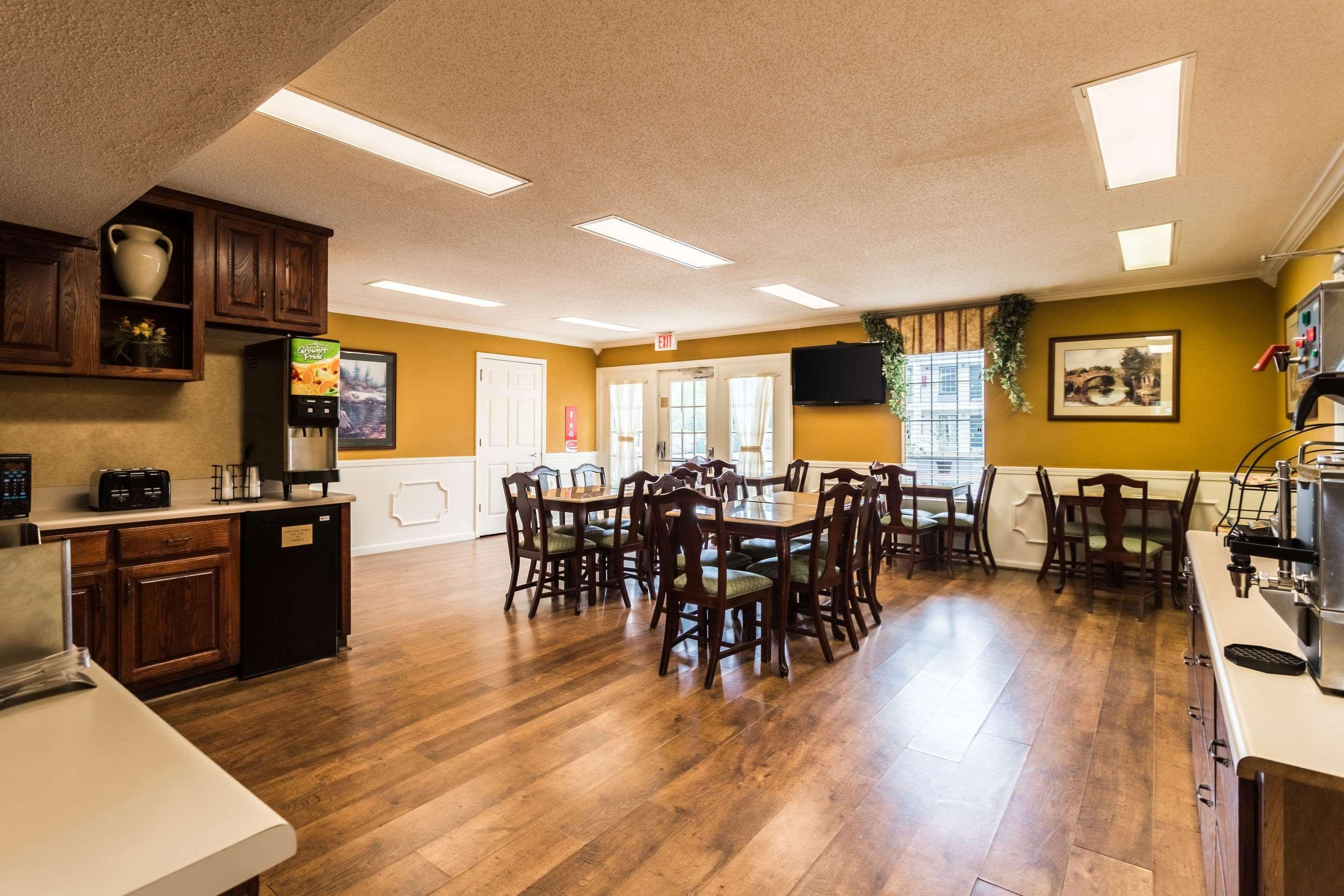 Econo Lodge Тупело Екстер'єр фото